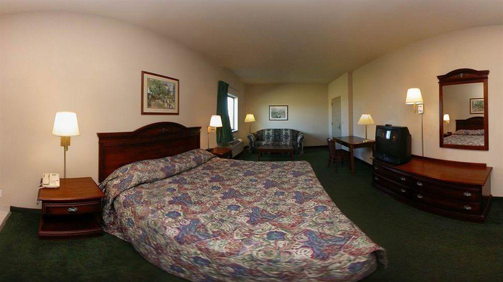 Lone Star And Motel Victoria