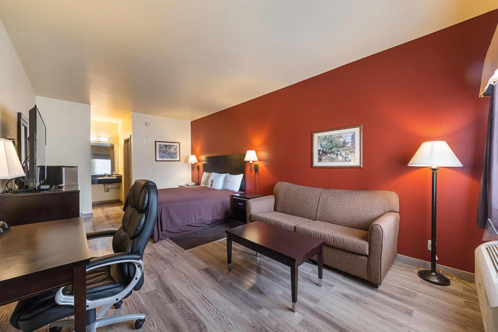 Lone Star And Motel 2*