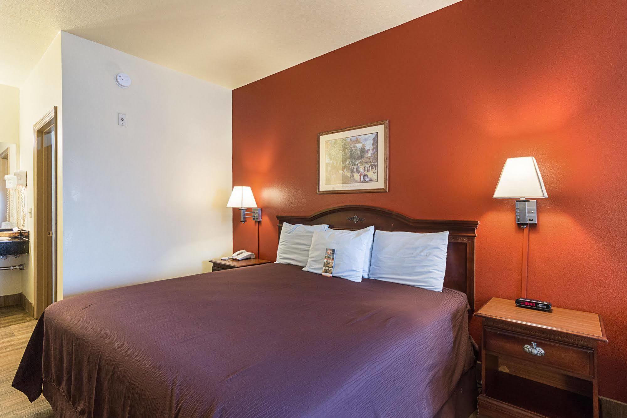 Motel Lone Star And 2*