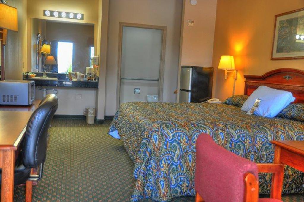 Lone Star And Motel